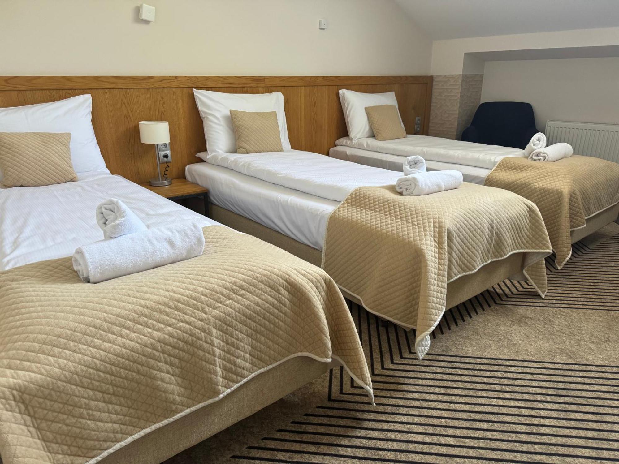 Iris Aparthotel Краков Экстерьер фото