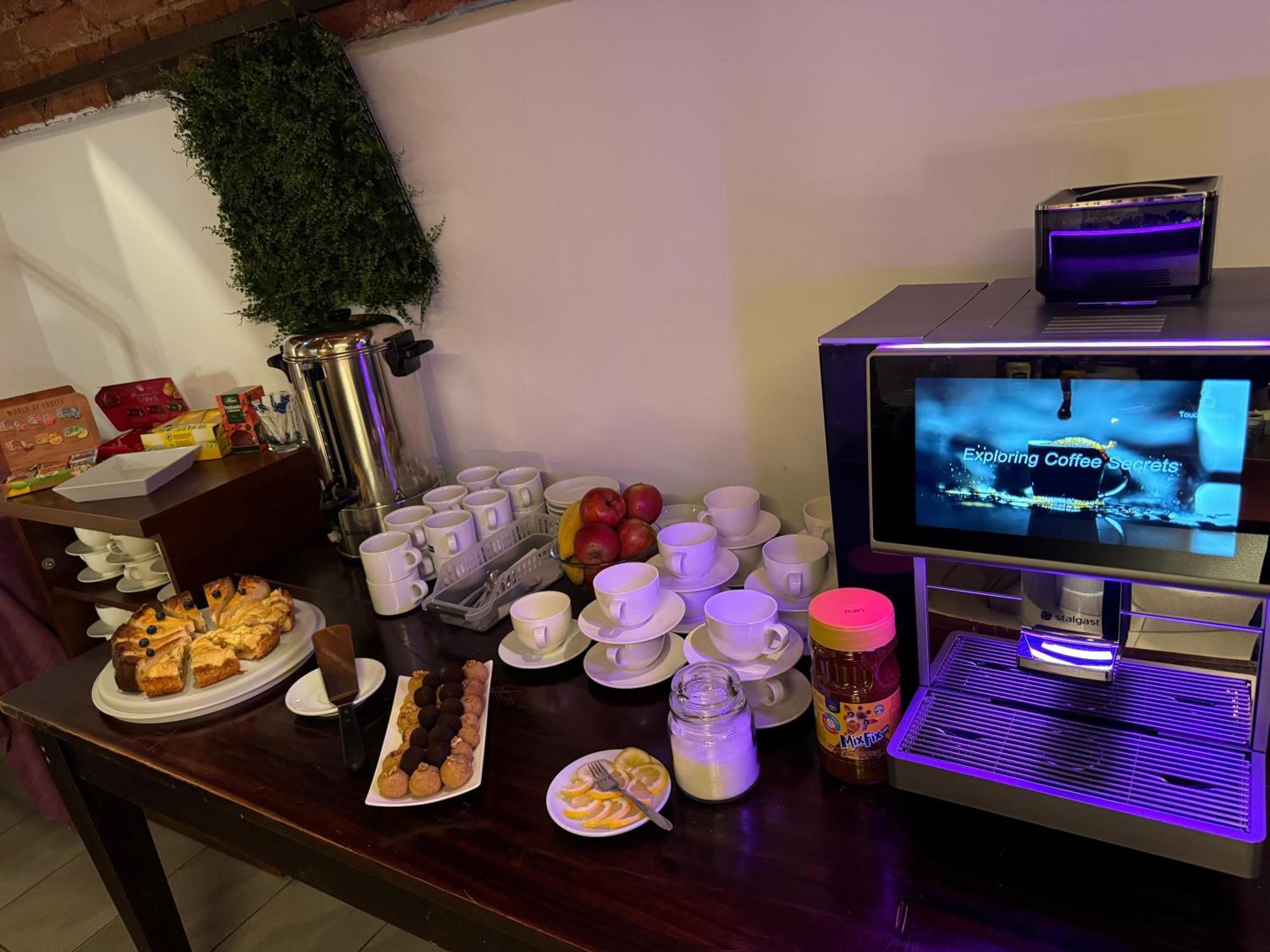 Iris Aparthotel Краков Экстерьер фото