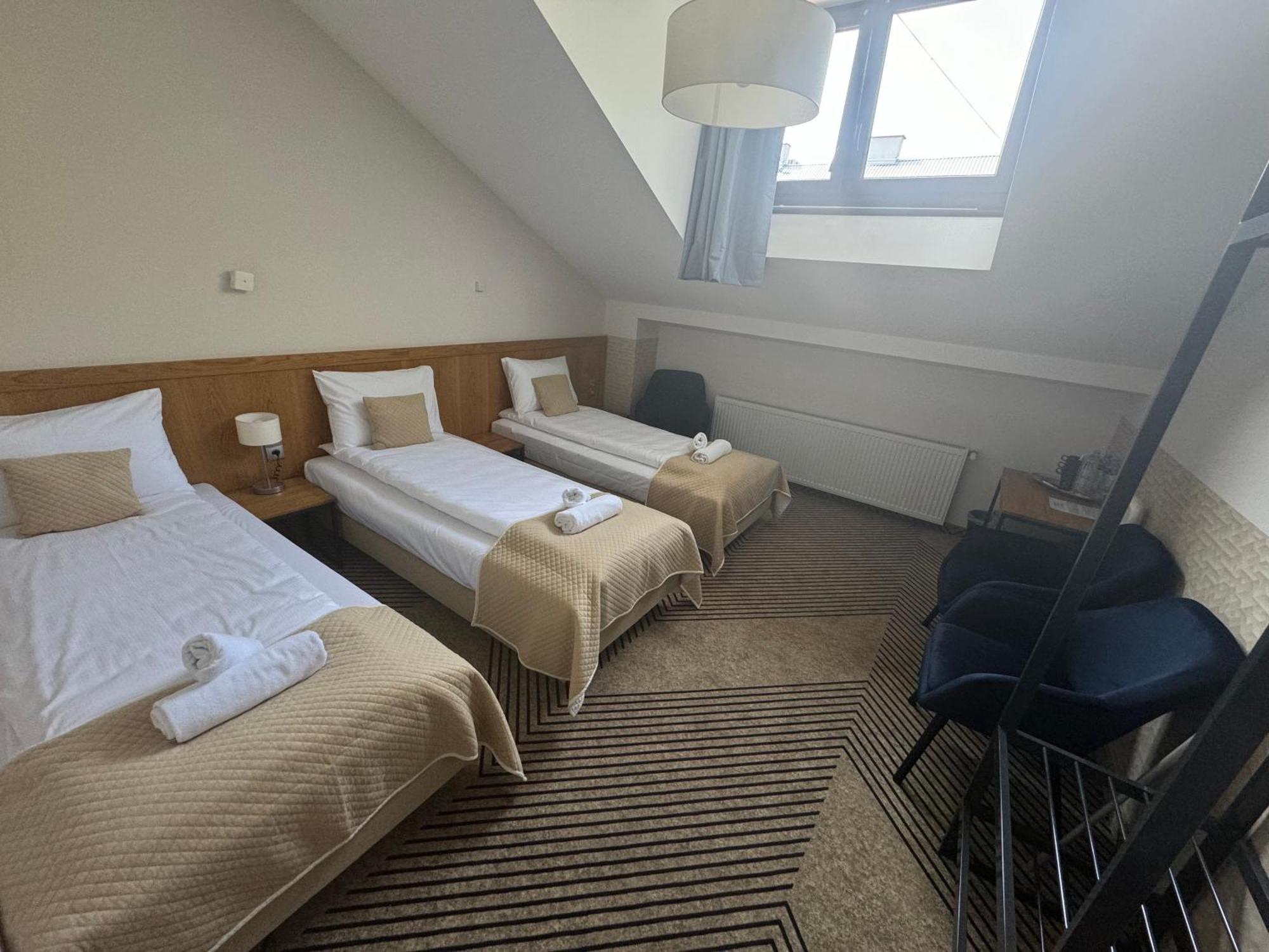 Iris Aparthotel Краков Экстерьер фото