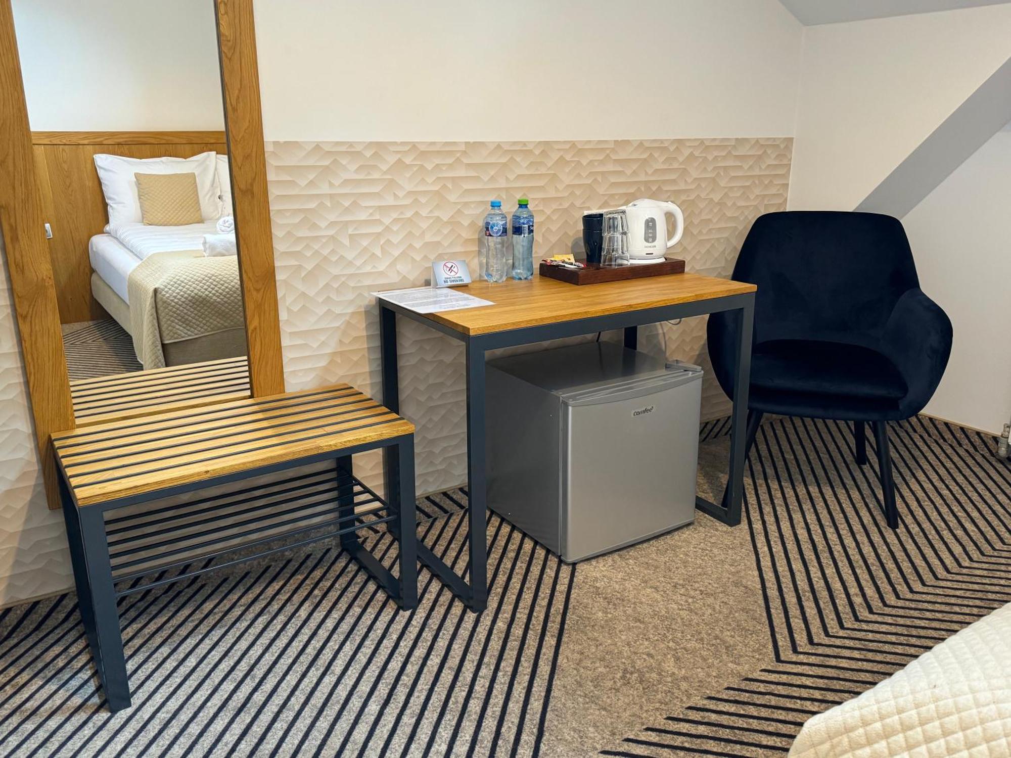 Iris Aparthotel Краков Экстерьер фото