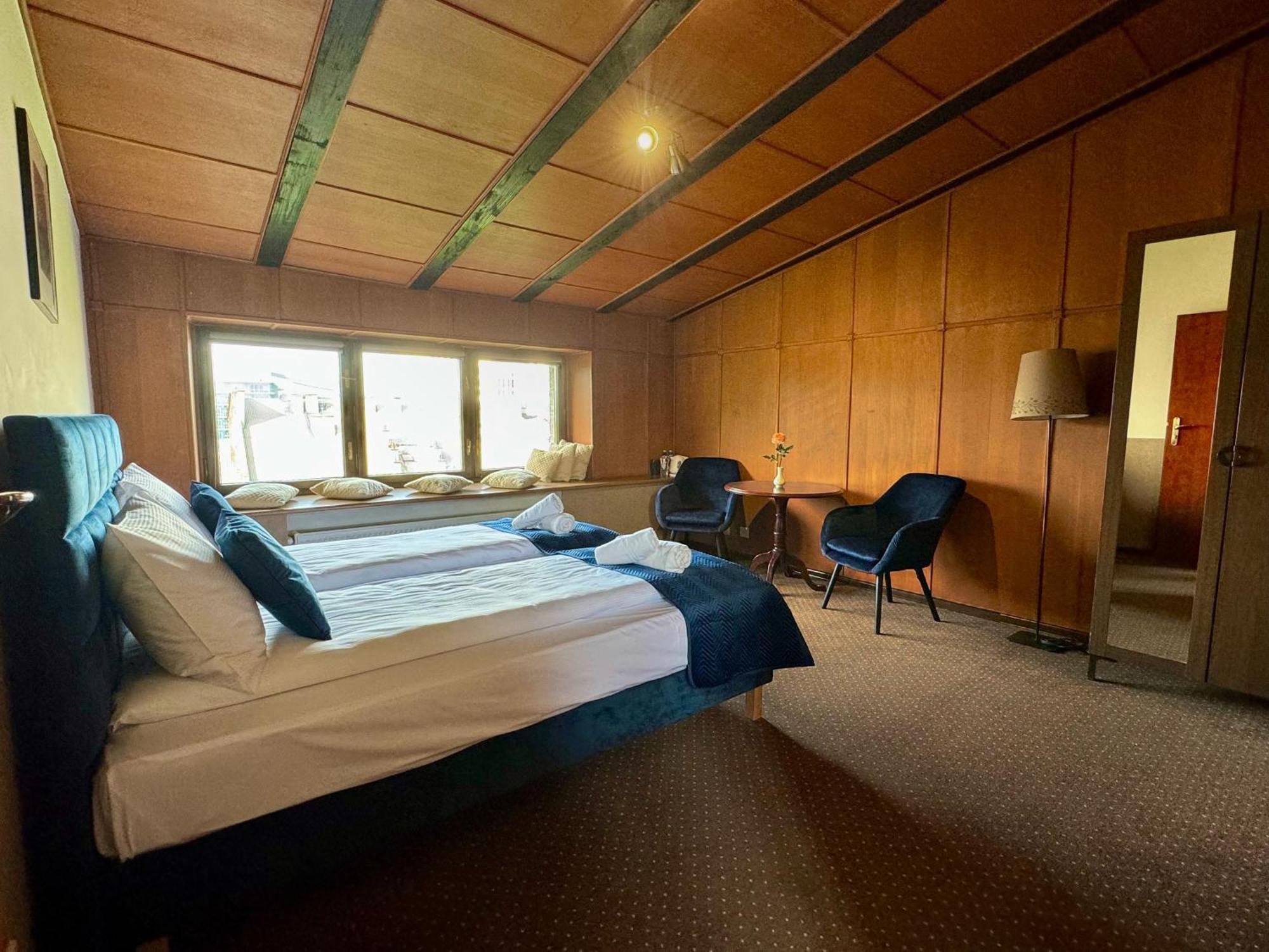 Iris Aparthotel Краков Экстерьер фото