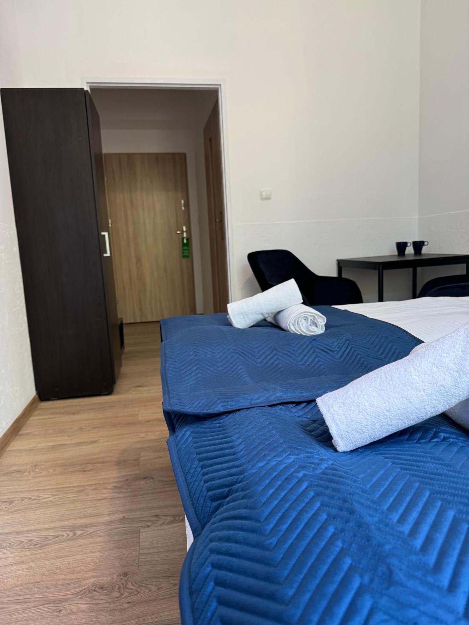 Iris Aparthotel Краков Экстерьер фото