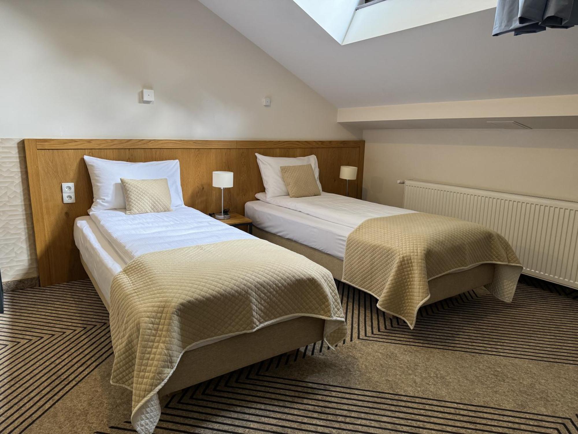 Iris Aparthotel Краков Экстерьер фото