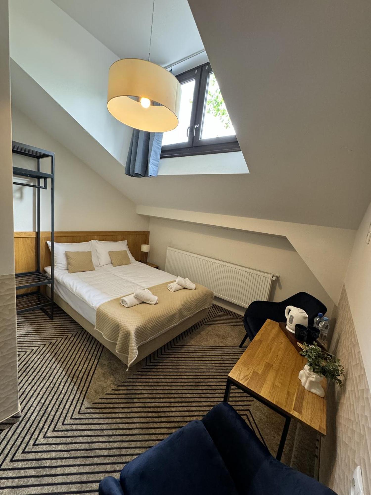 Iris Aparthotel Краков Экстерьер фото